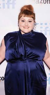 How tall is Beth Ditto?